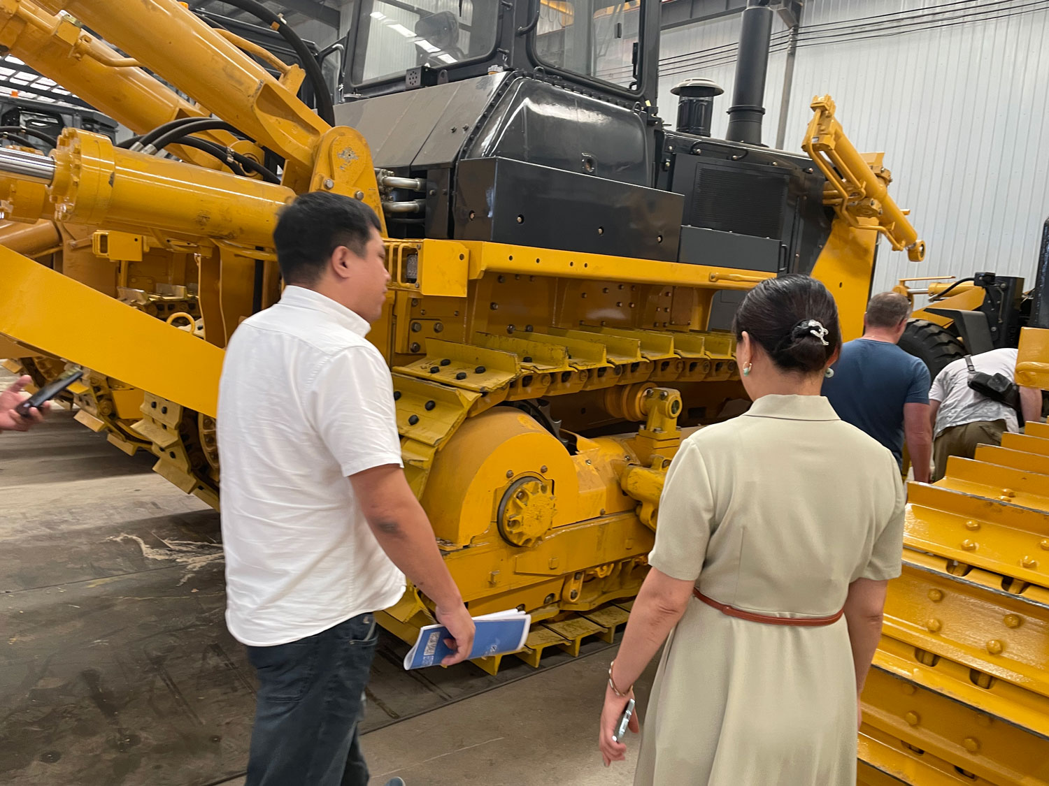 fábrica de bulldozers en China