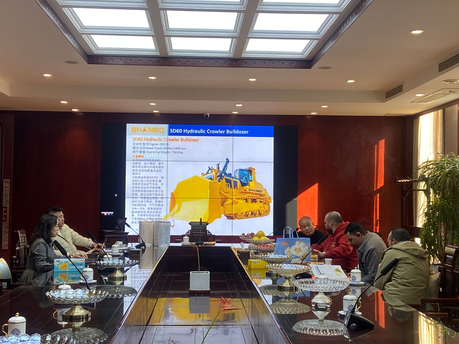 Presentación técnica del bulldozer estándar SD46